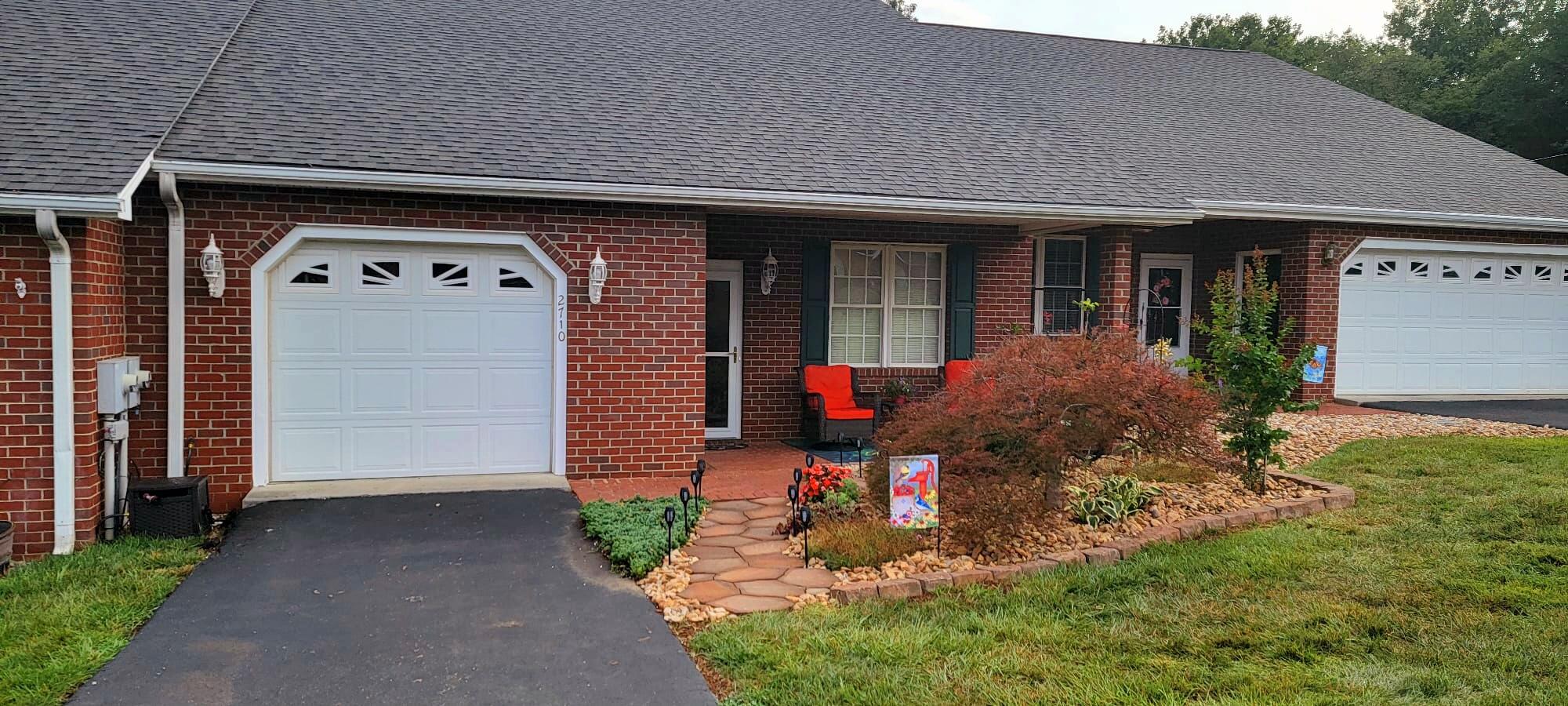 2710 Feather Garden Cir, Vinton, Virginia image 1