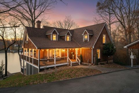 Homes For Sale - 775 Long Island Dr<br/> Moneta, VA 24121