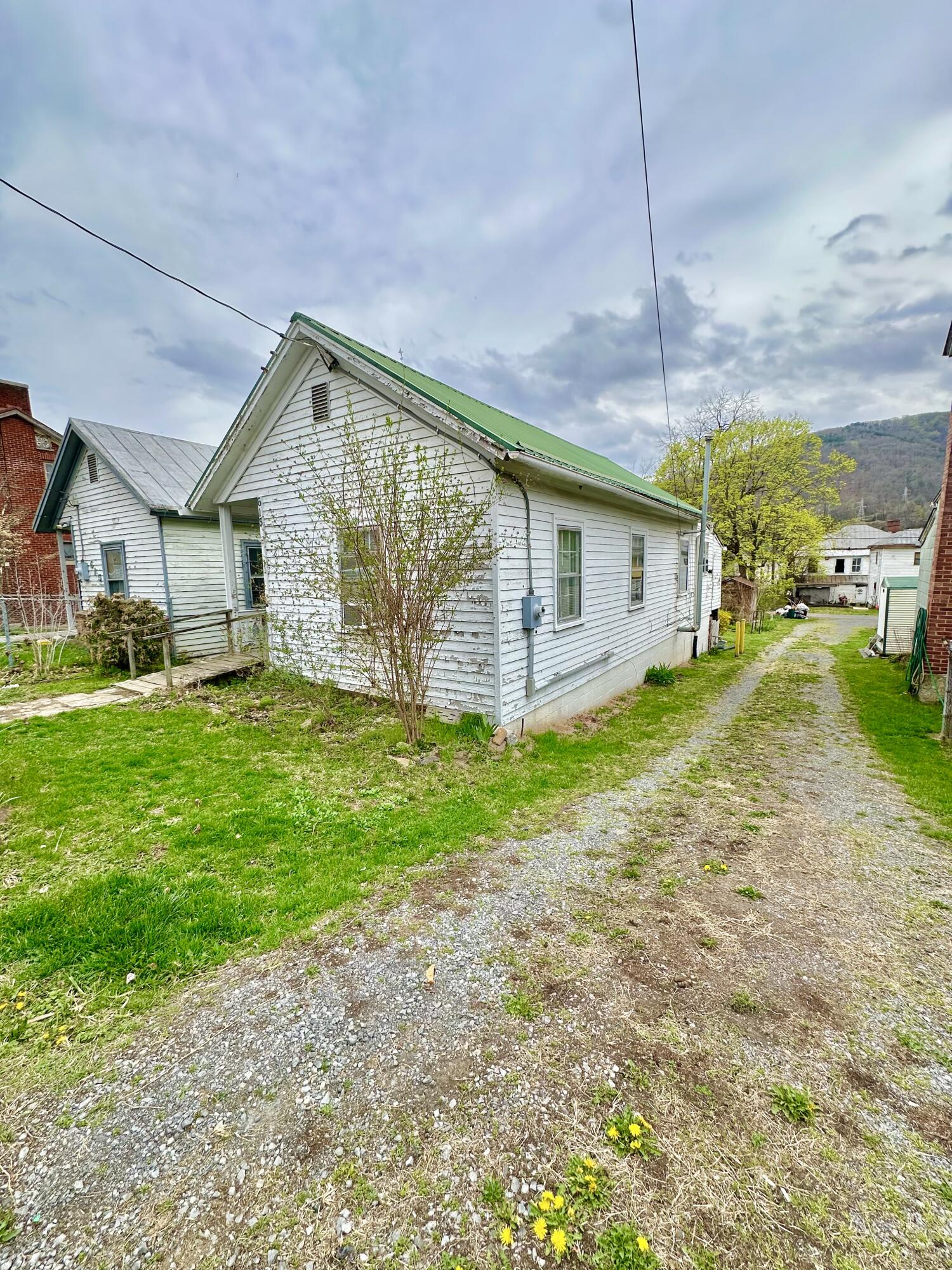 613 Pine St, Clifton Forge, Virginia image 2