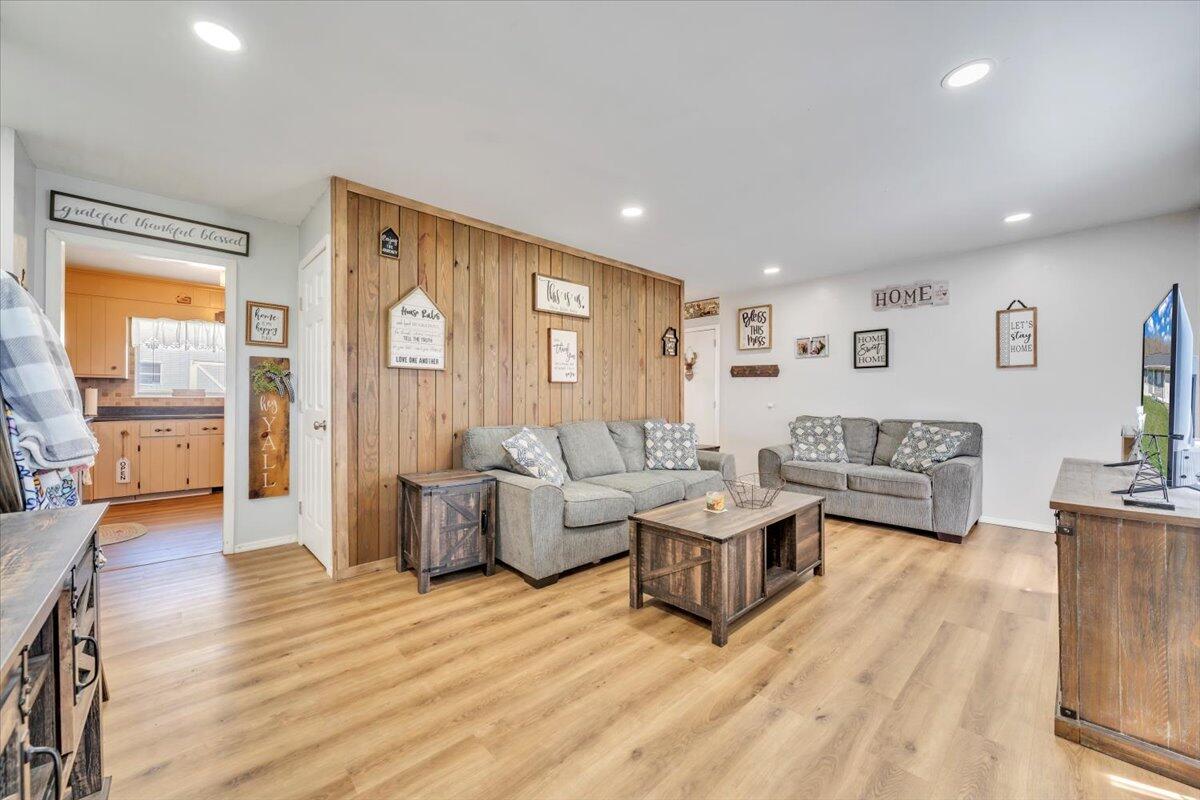 1332 S Crawford Ave, Covington, Virginia image 3