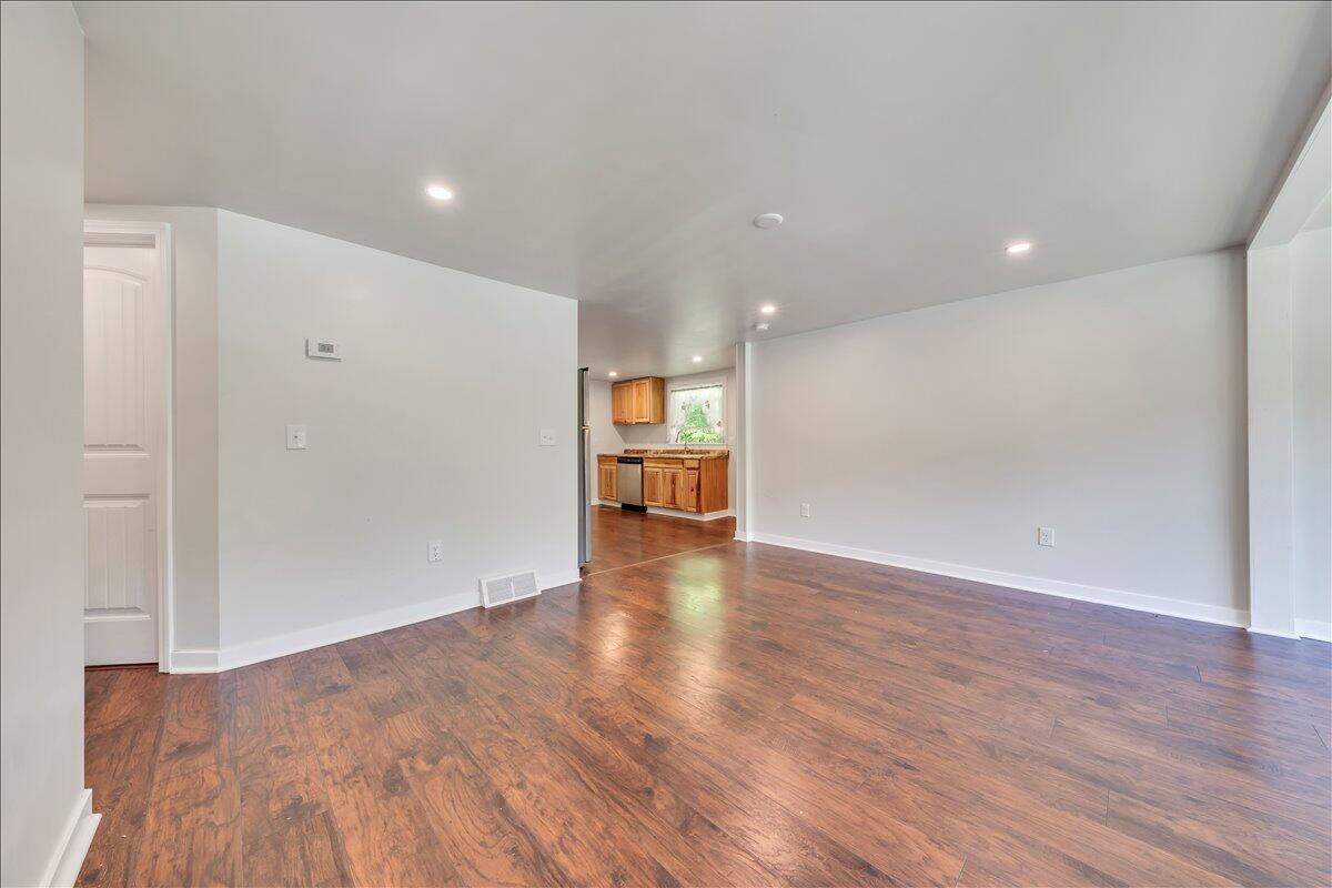 2659 Cedar Ln, Buchanan, Virginia image 3