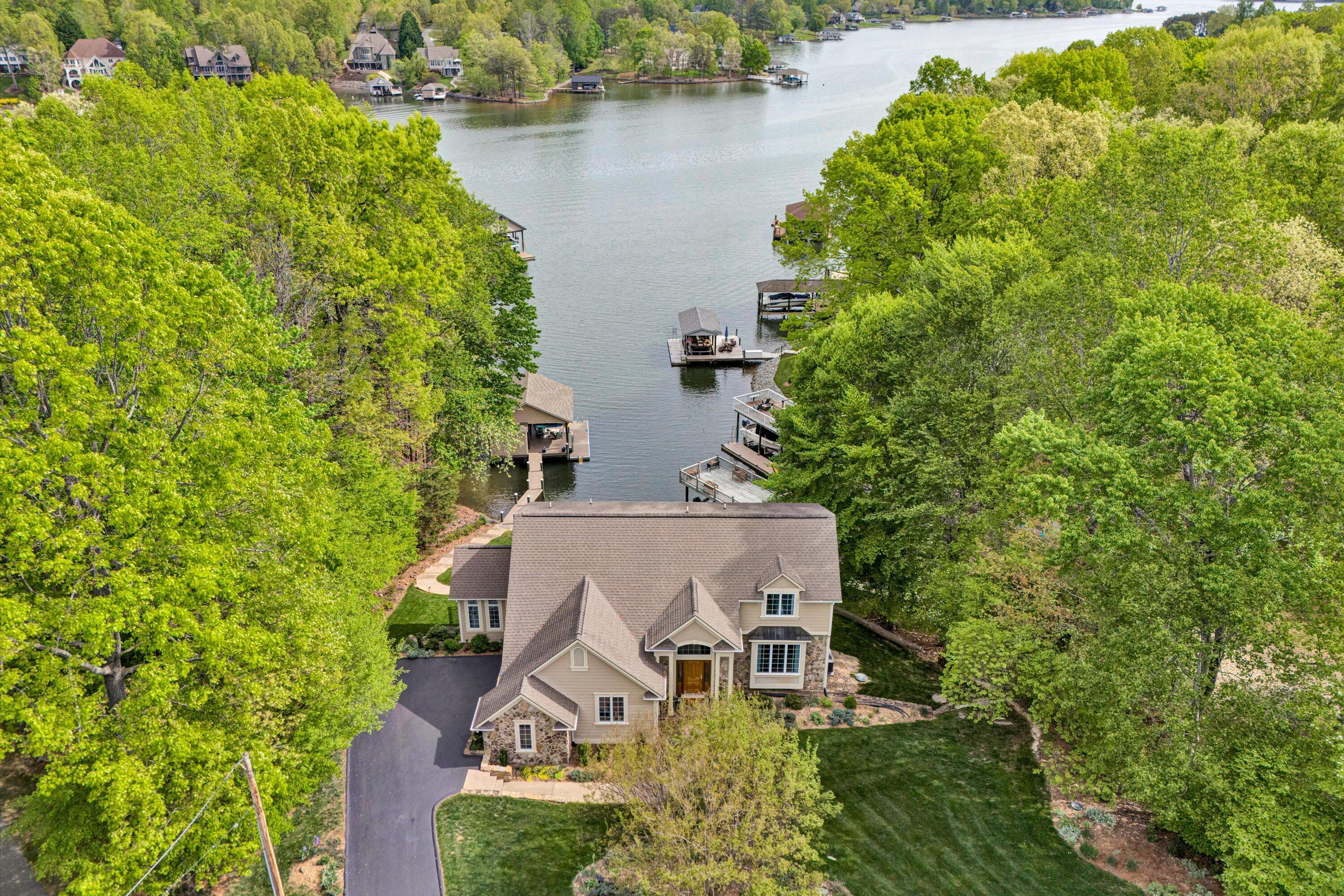 72 Pine Crest Cir, Moneta, Virginia image 3