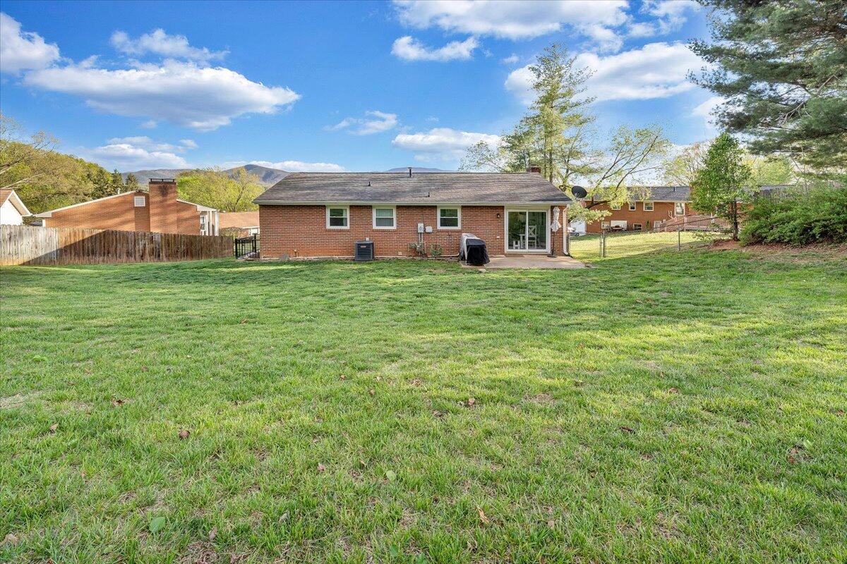 387 Ivie Cir, Salem, Ohio image 38