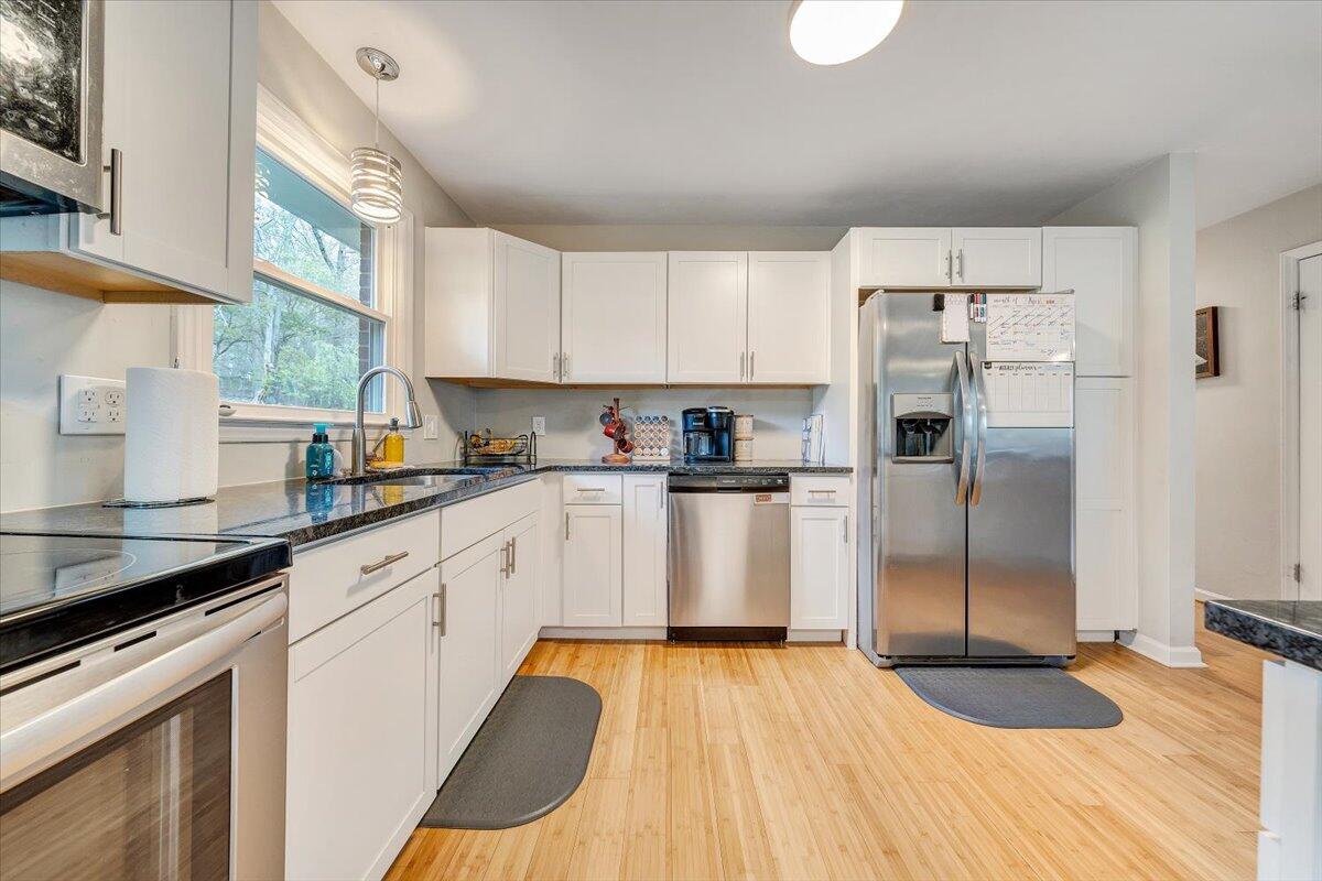 387 Ivie Cir, Salem, Ohio image 11