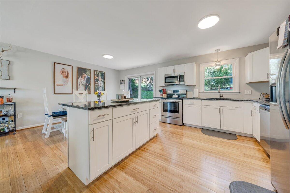 387 Ivie Cir, Salem, Ohio image 16