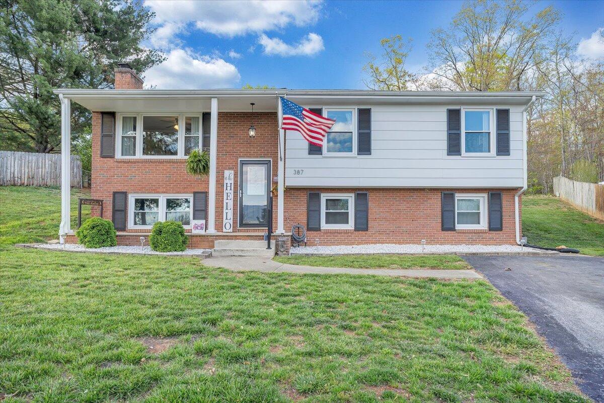 387 Ivie Cir, Salem, Ohio image 1