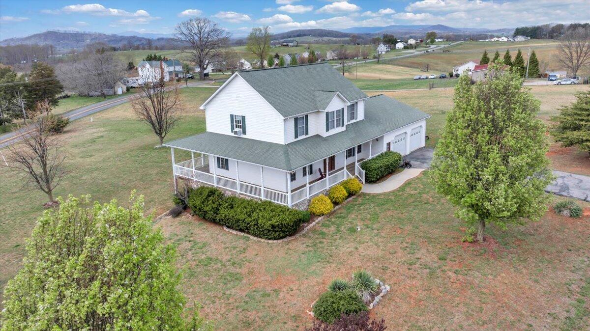 1064 Savanna Hills Drive Dr, Moneta, Virginia image 5