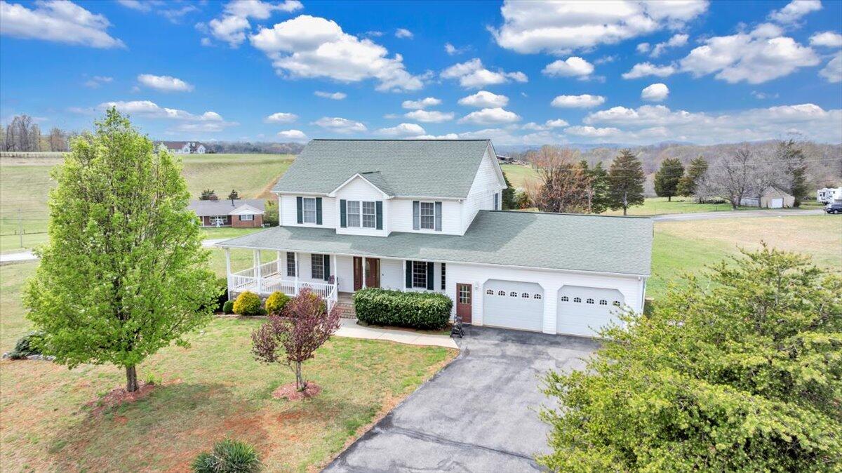 1064 Savanna Hills Drive Dr, Moneta, Virginia image 1