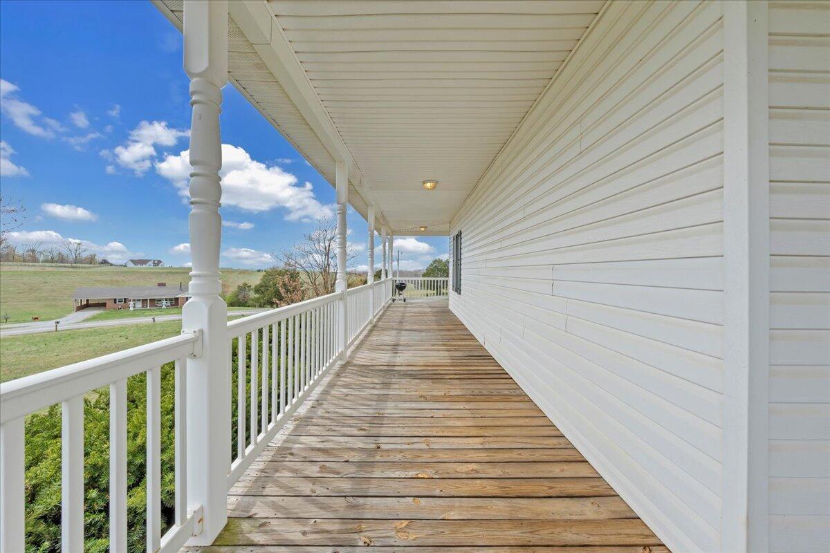 1064 Savanna Hills Drive Dr, Moneta, Virginia image 38
