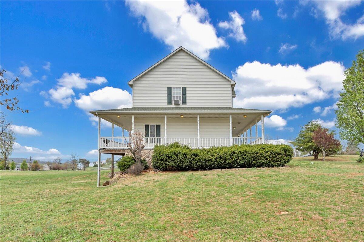 1064 Savanna Hills Drive Dr, Moneta, Virginia image 6