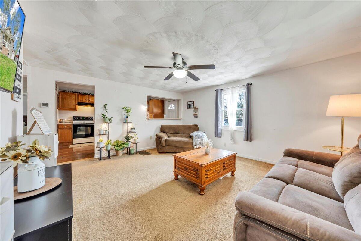 164 Bryant Rd, Roanoke, Virginia image 3