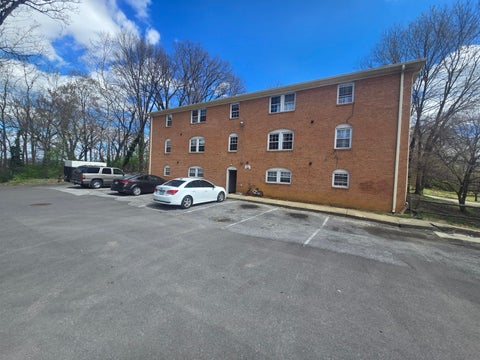 Apartment For Rent - 1305 Burks St #8<br/> Roanoke City County, Roanoke, VA 24015