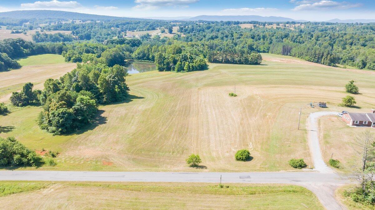 Tobacco Rd, Glade Hill, Virginia image 3