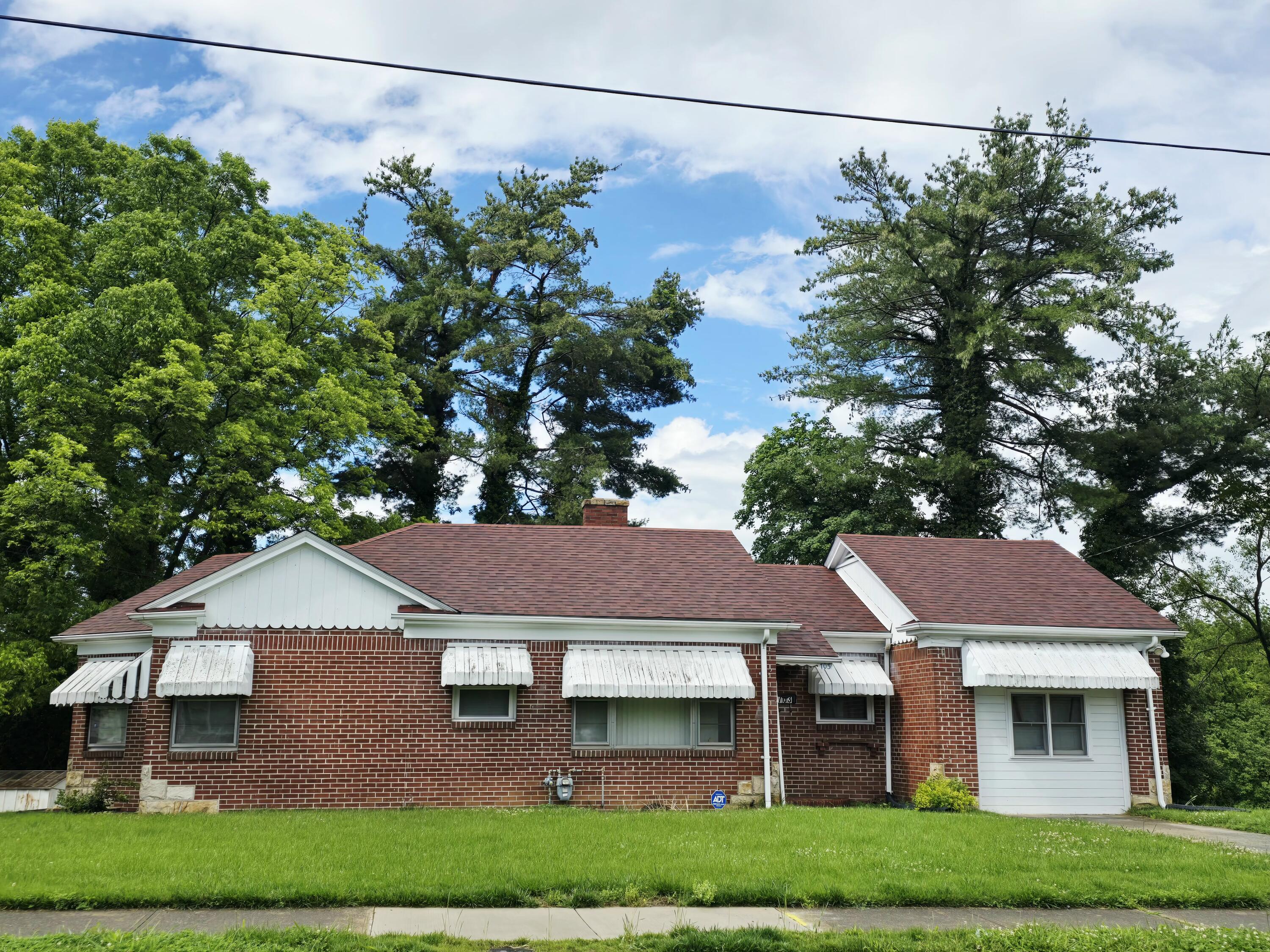 703 Staunton Ave, Roanoke, Ohio image 1