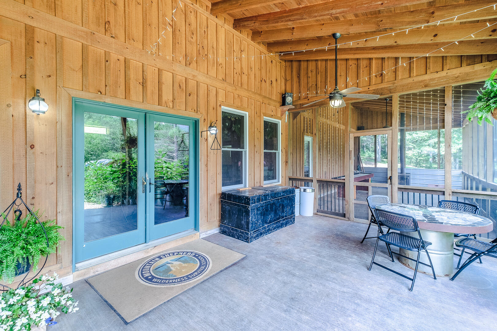 Catawba, Virginia, 24070, United States, 13 Bedrooms Bedrooms, ,15 BathroomsBathrooms,Residential,Active,1902950