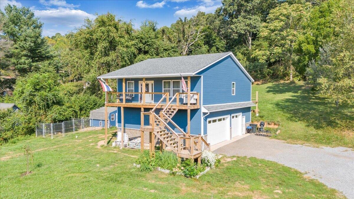 908 E Dolly Ann Dr, Covington, Virginia image 1
