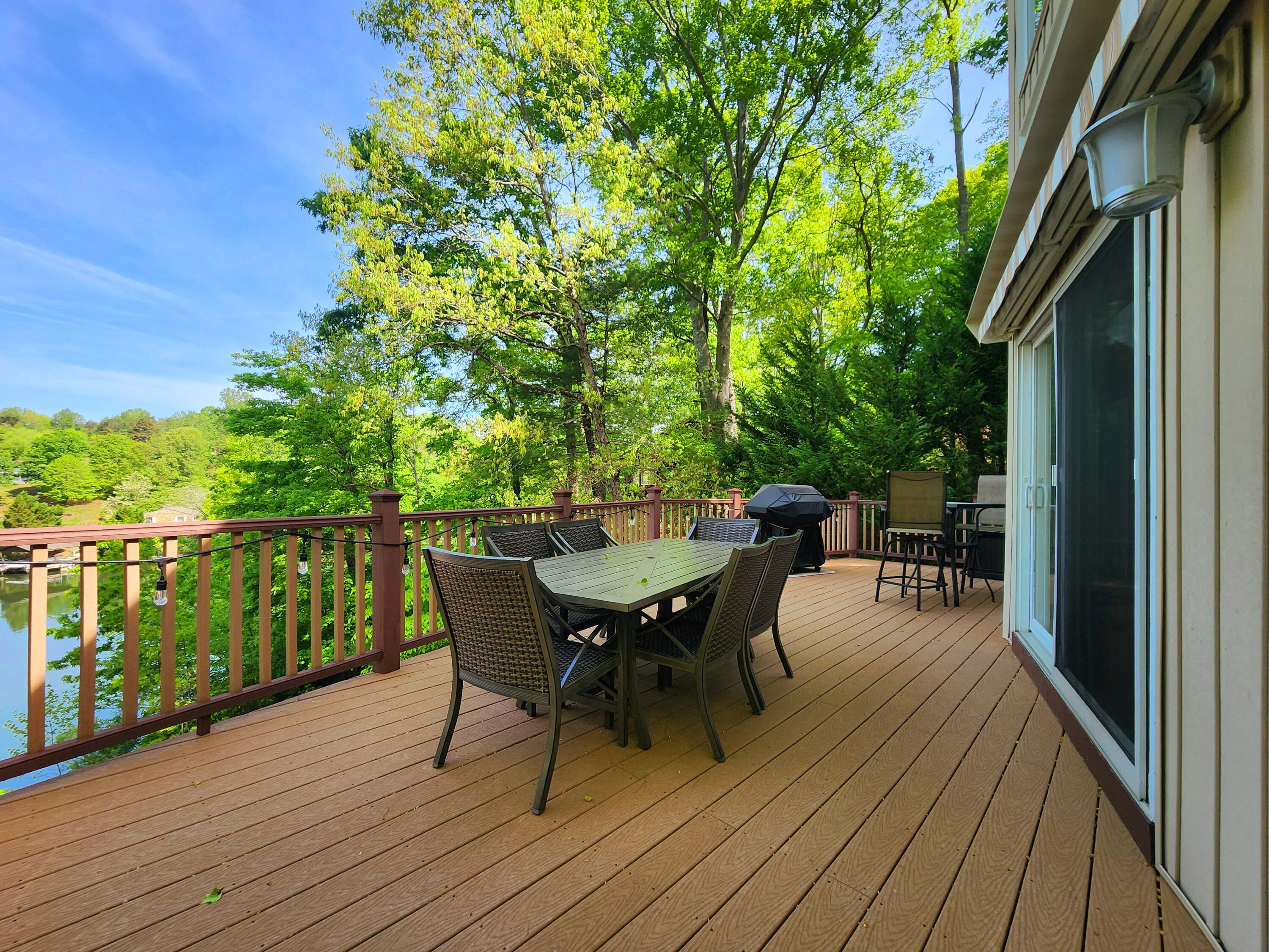 Goodview, Virginia 24095, United States, 3 Bedrooms Bedrooms, ,3 BathroomsBathrooms,Residential,Pending,119828