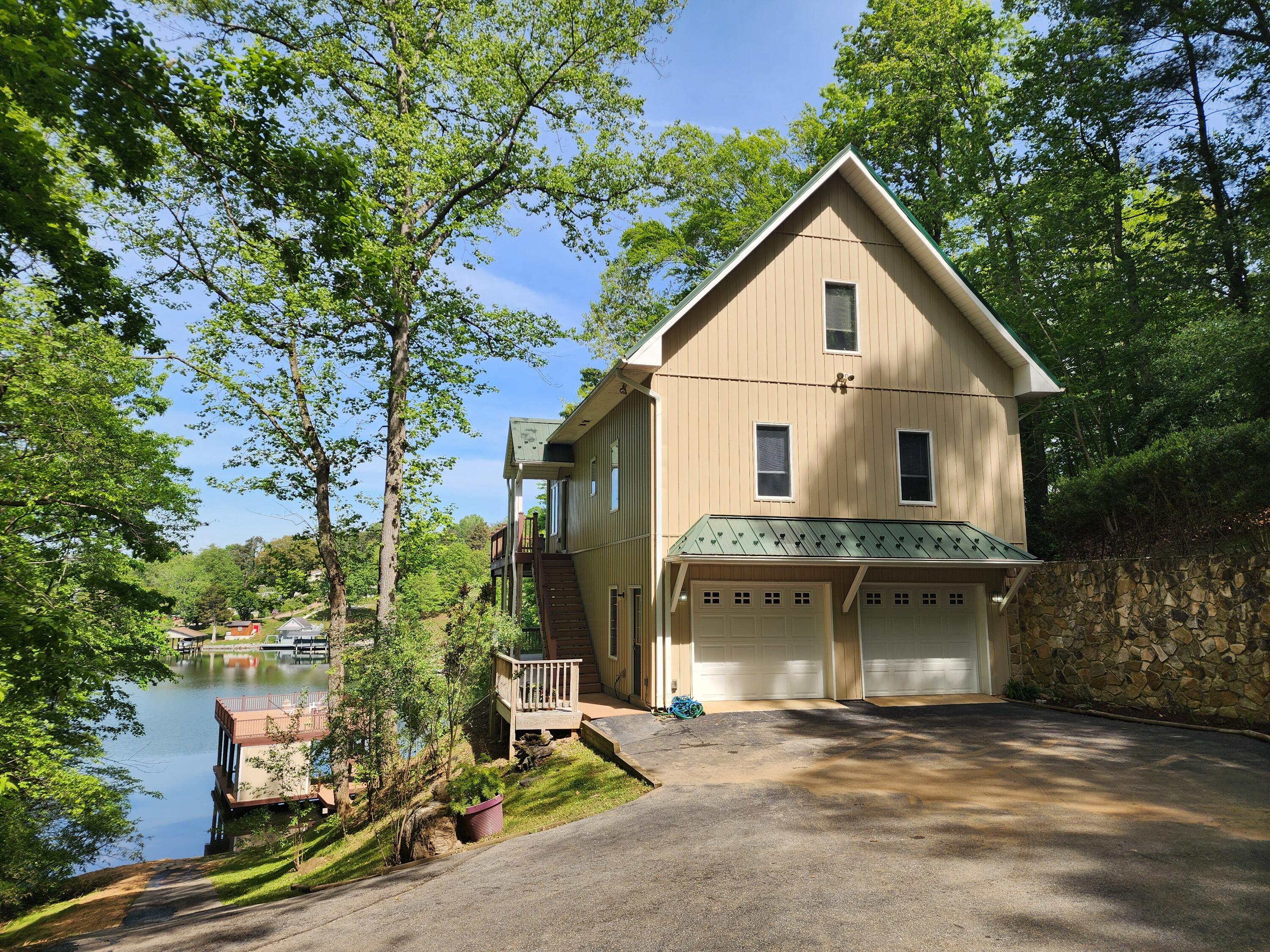 Goodview, Virginia 24095, United States, 3 Bedrooms Bedrooms, ,3 BathroomsBathrooms,Residential,Pending,119828