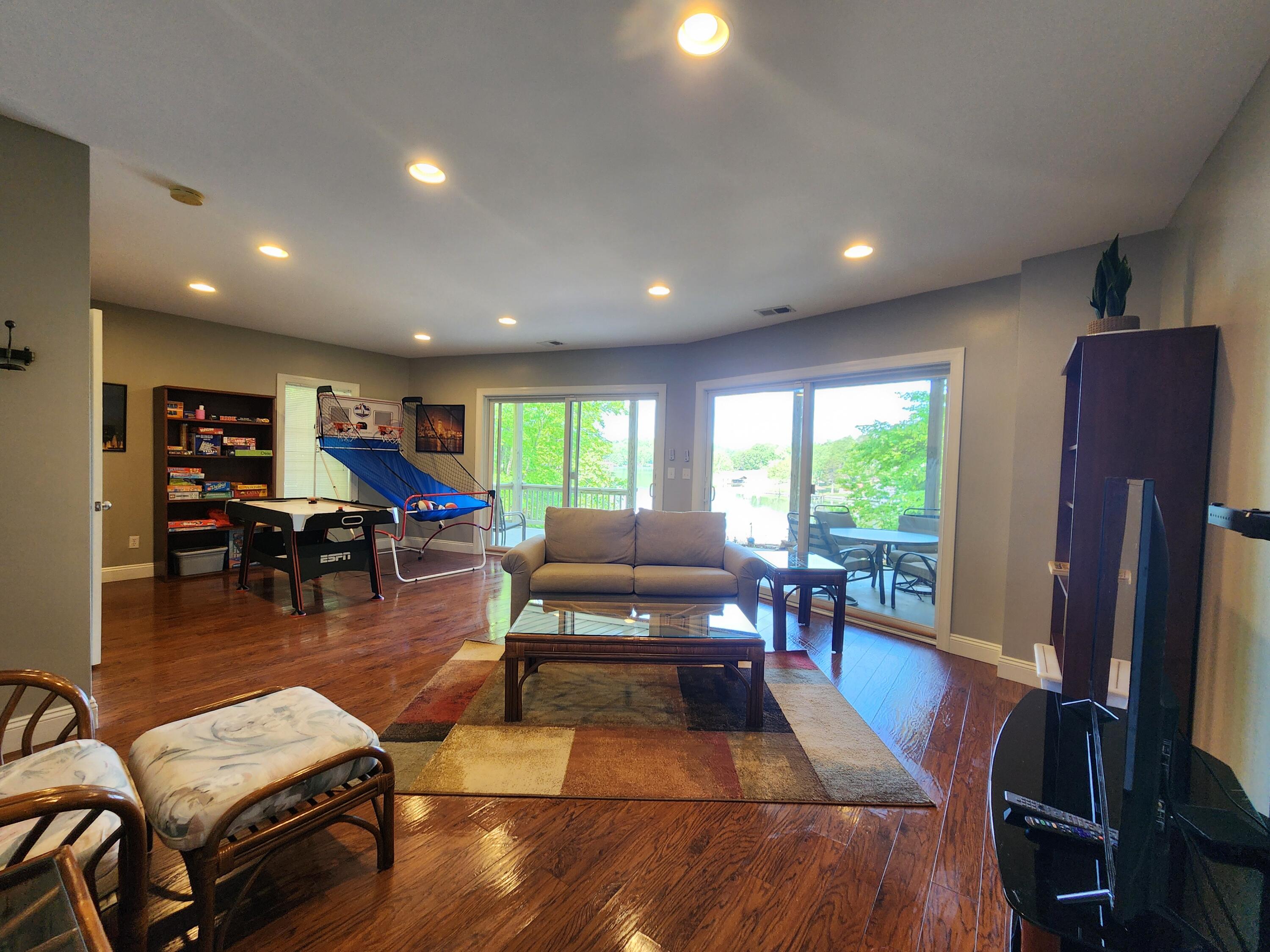 Goodview, Virginia 24095, United States, 3 Bedrooms Bedrooms, ,3 BathroomsBathrooms,Residential,Pending,119828