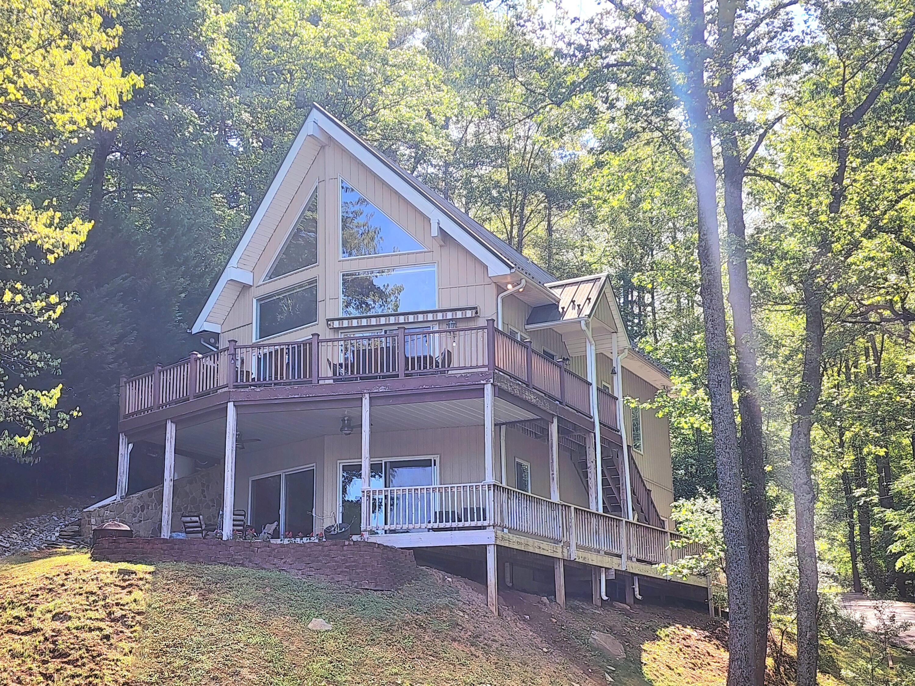 Goodview, Virginia 24095, United States, 3 Bedrooms Bedrooms, ,3 BathroomsBathrooms,Residential,Pending,119828