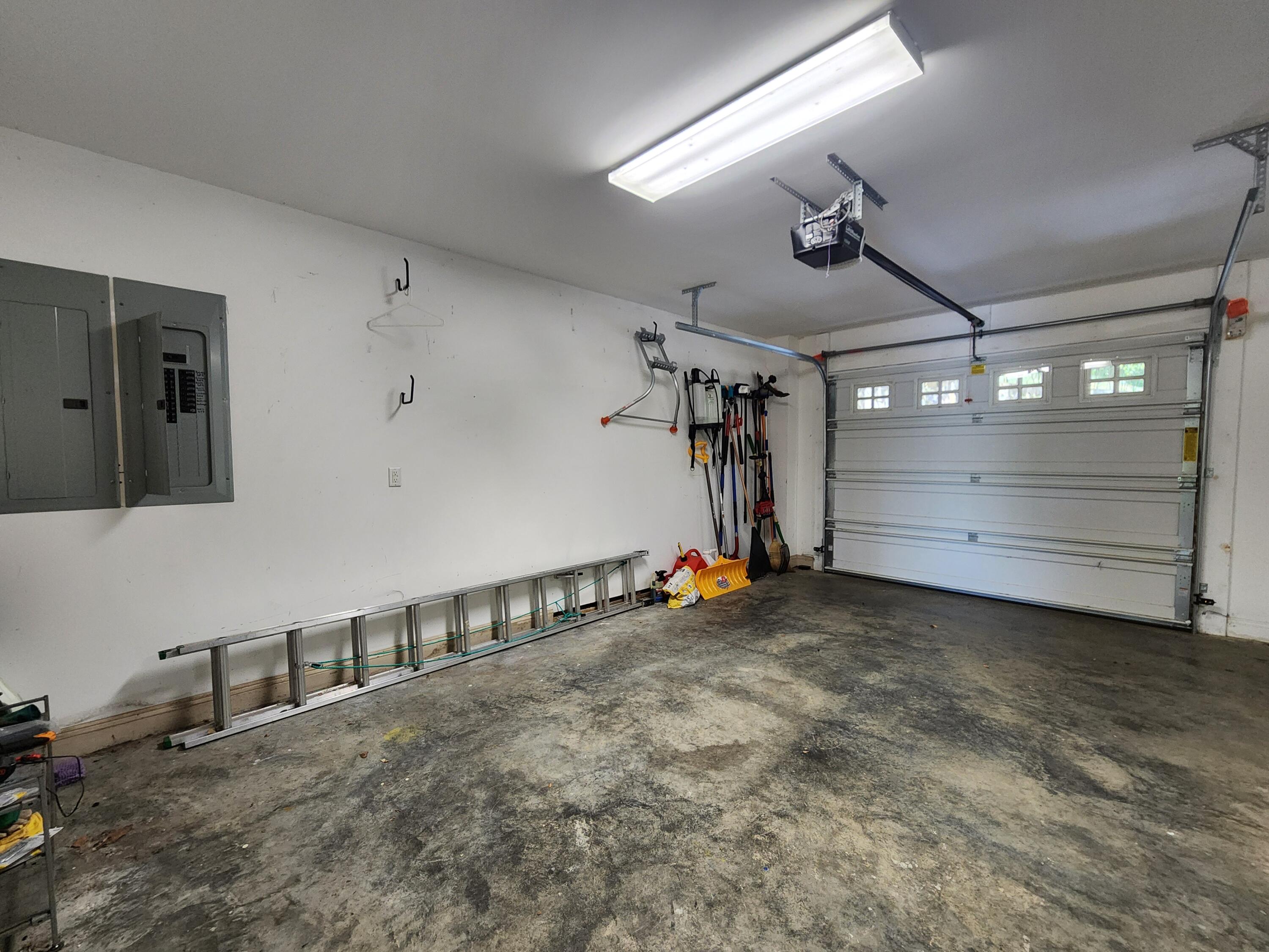 Goodview, Virginia 24095, United States, 3 Bedrooms Bedrooms, ,3 BathroomsBathrooms,Residential,Pending,119828