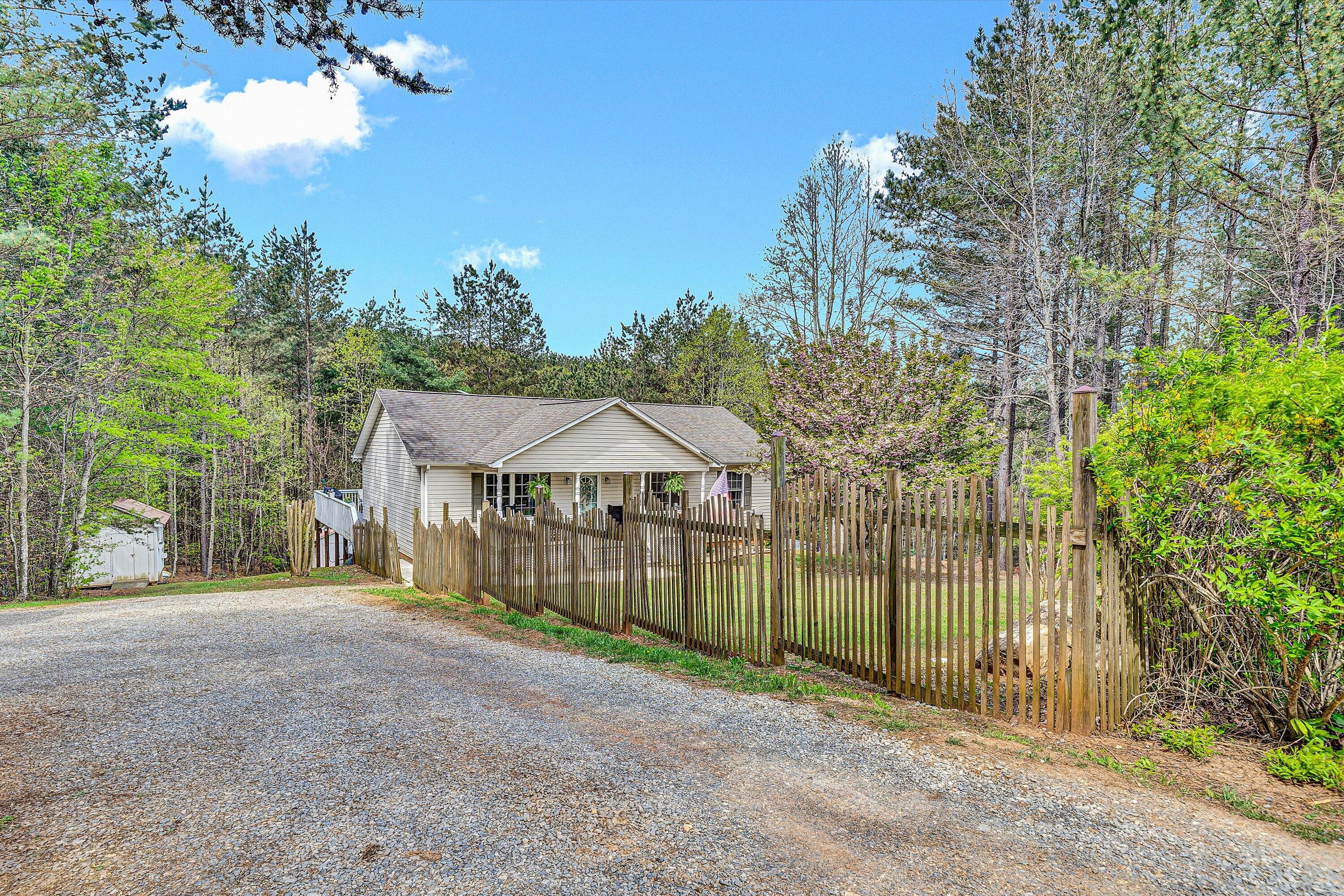 Callaway, Virginia 24067, United States, 3 Bedrooms Bedrooms, ,3 BathroomsBathrooms,Residential,Pending,110293