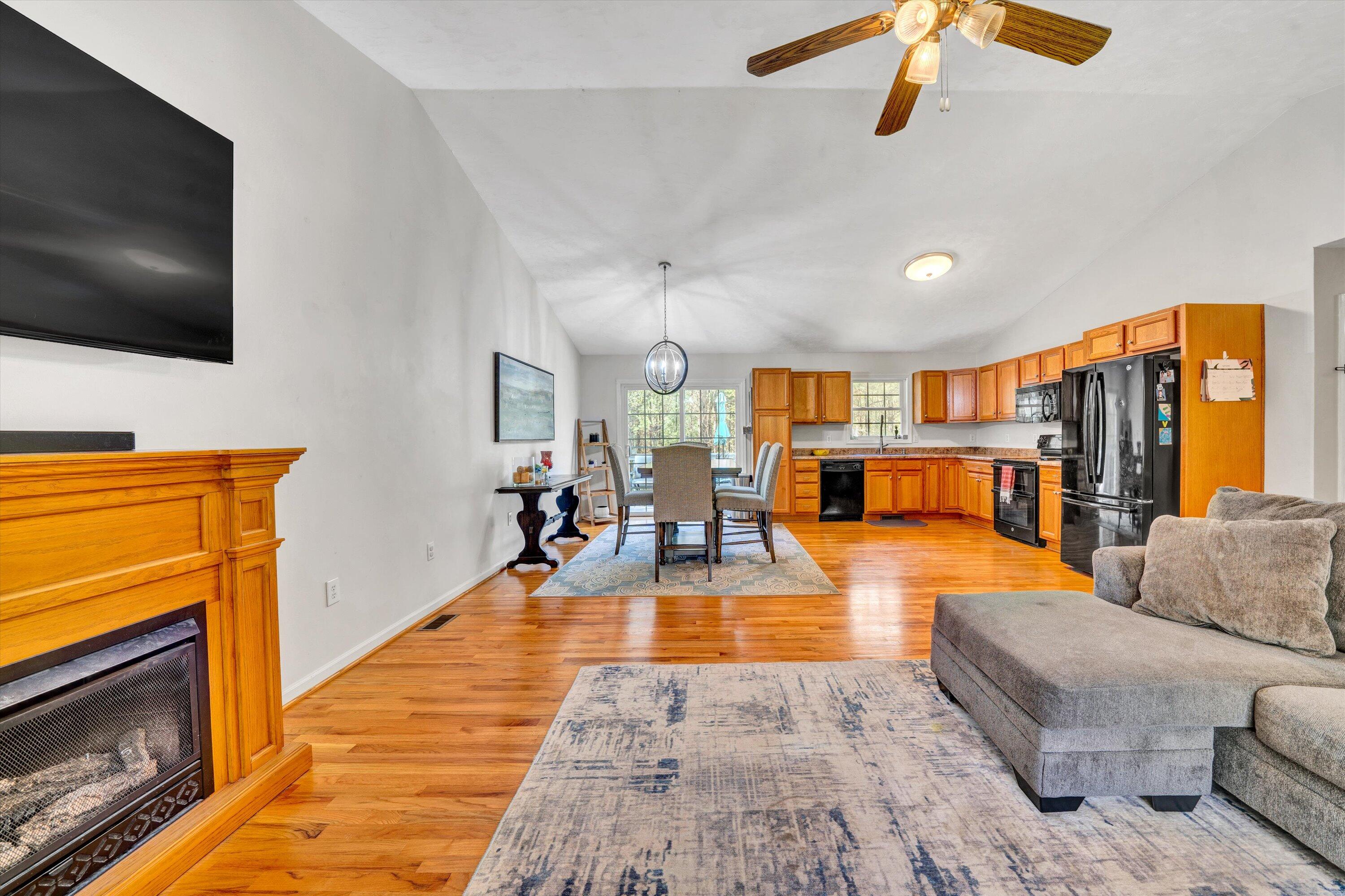 Callaway, Virginia 24067, United States, 3 Bedrooms Bedrooms, ,3 BathroomsBathrooms,Residential,Pending,110293