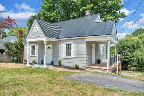 Homes For Sale - 207 Greyson St<br/> Martinsville, VA 24112