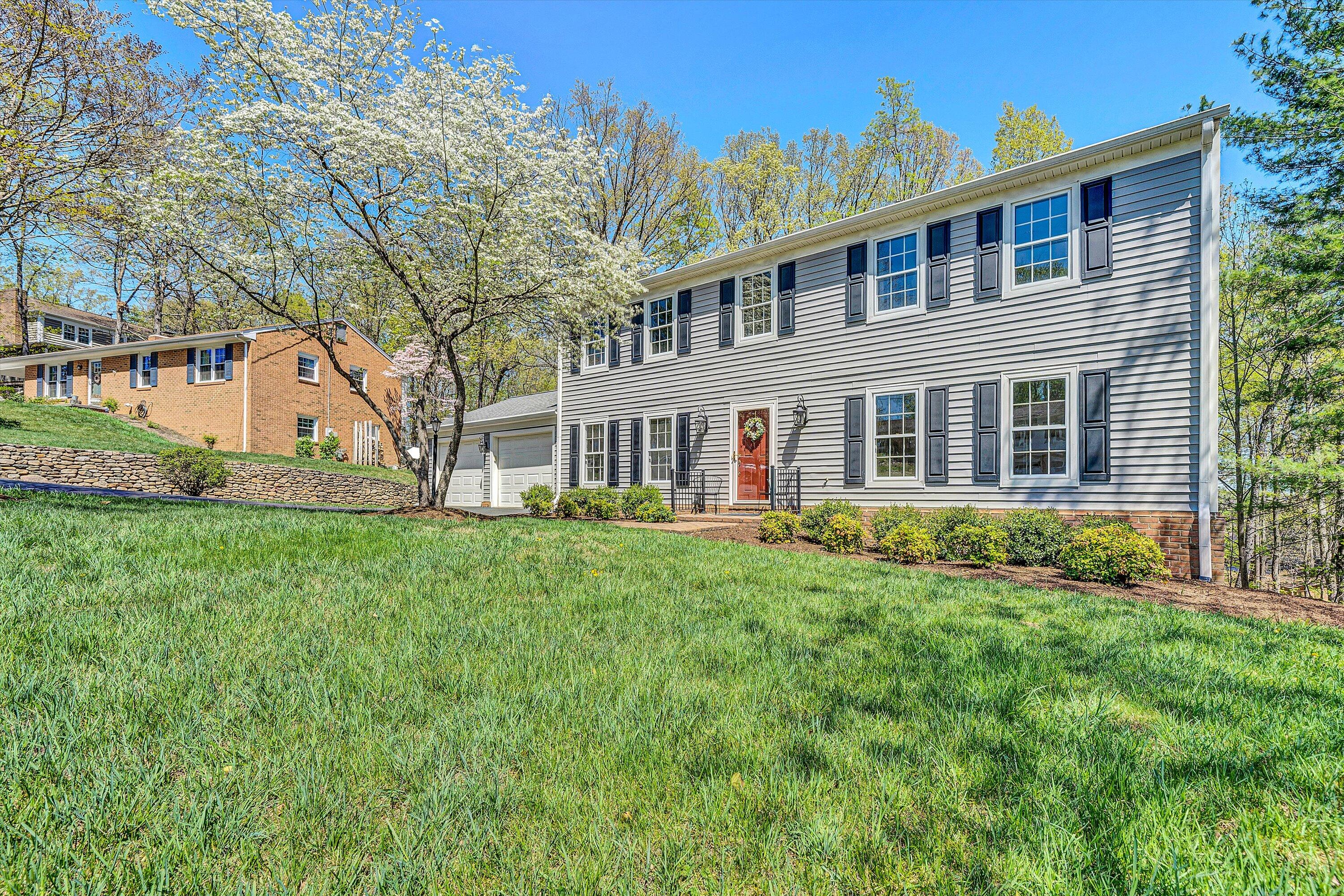 3218 Woodview Rd, Roanoke, Virginia image 2