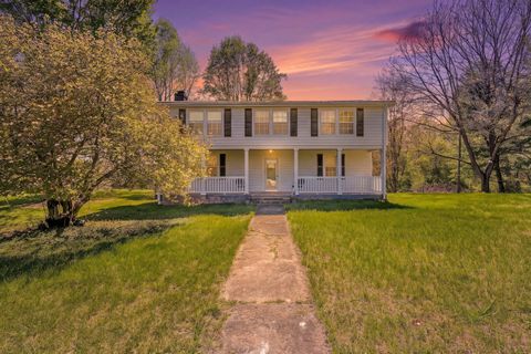 Homes For Sale - 1220 Holley Ridge Rd Rd<br/> Franklin County, Henry, VA 24102