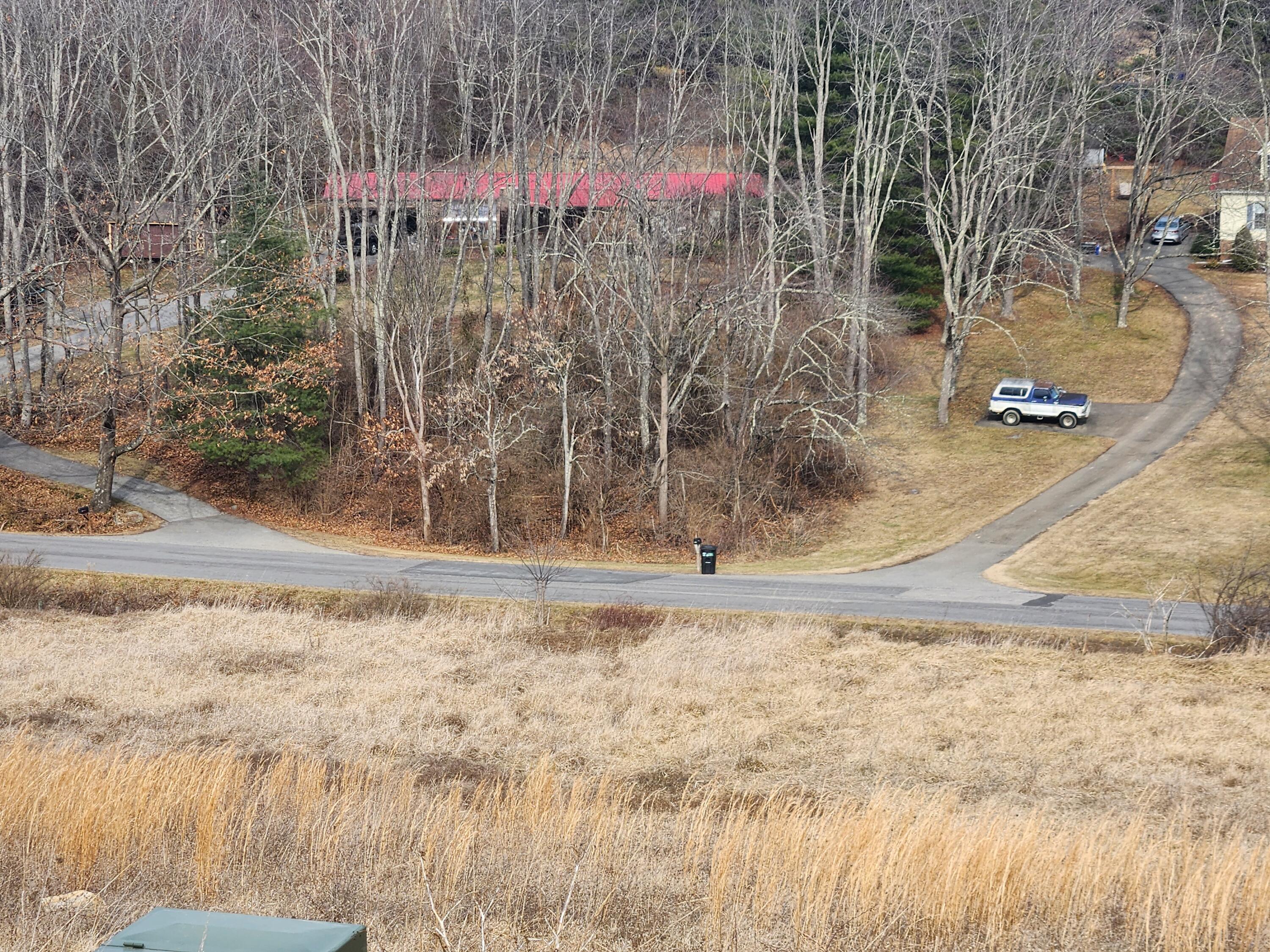 5244 Country Meadow Dr, Dublin, Virginia image 2