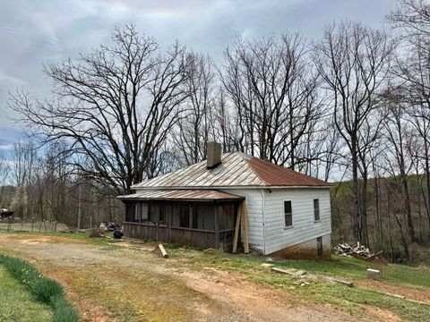 Homes For Sale - 4947 Stones Dairy Rd<br/> Bassett, VA 24055