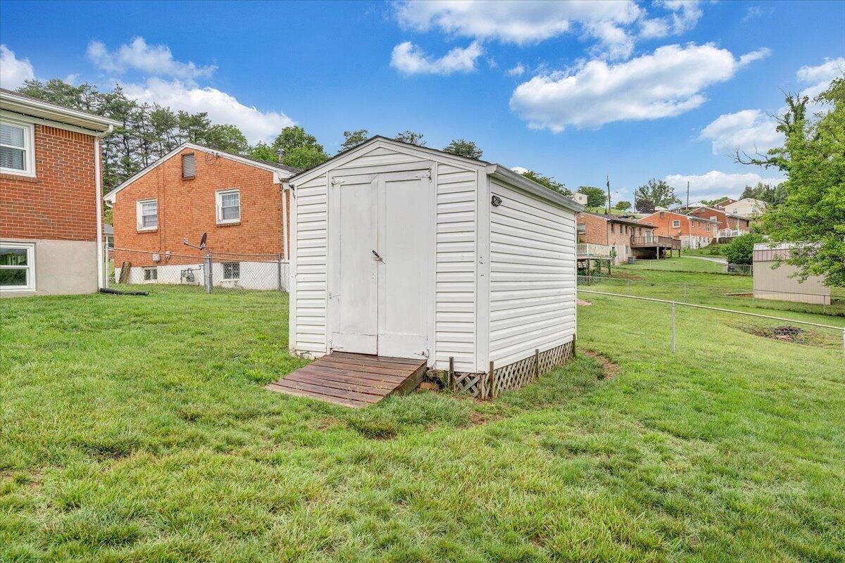 1567 S South Pacific Dr, Vinton, Virginia image 36