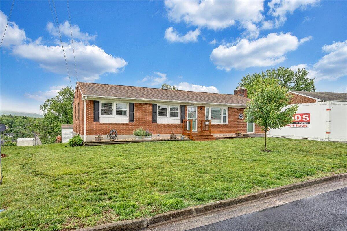 1567 S South Pacific Dr, Vinton, Virginia image 45