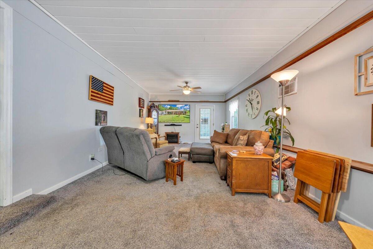3135 Doe Run Rd, Rocky Mount, Virginia image 7