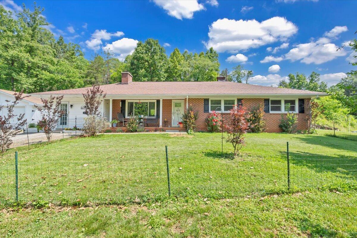 3135 Doe Run Rd, Rocky Mount, Virginia image 1