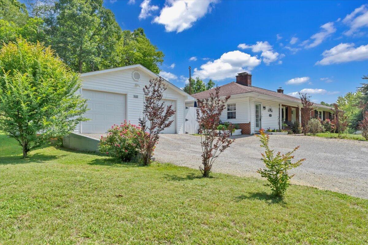 3135 Doe Run Rd, Rocky Mount, Virginia image 2