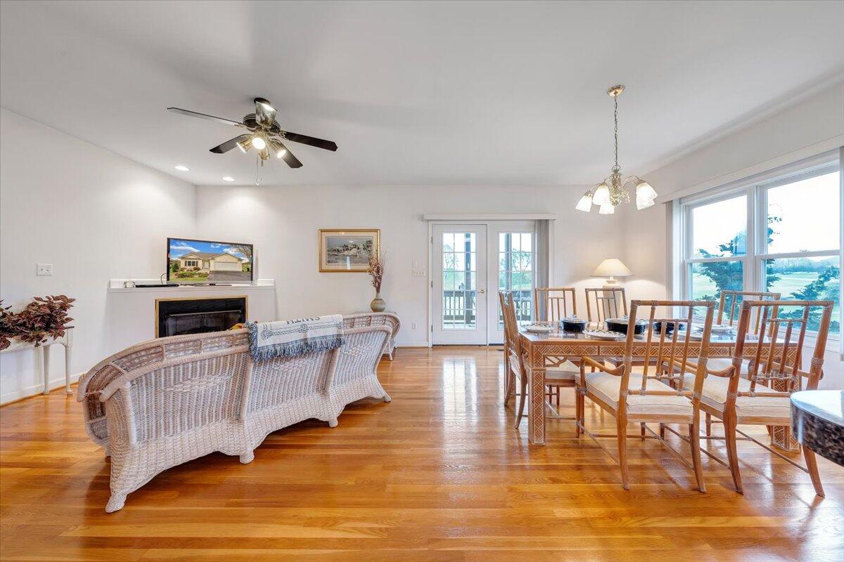 1202 8th Fairway Ln, Huddleston, Virginia image 10