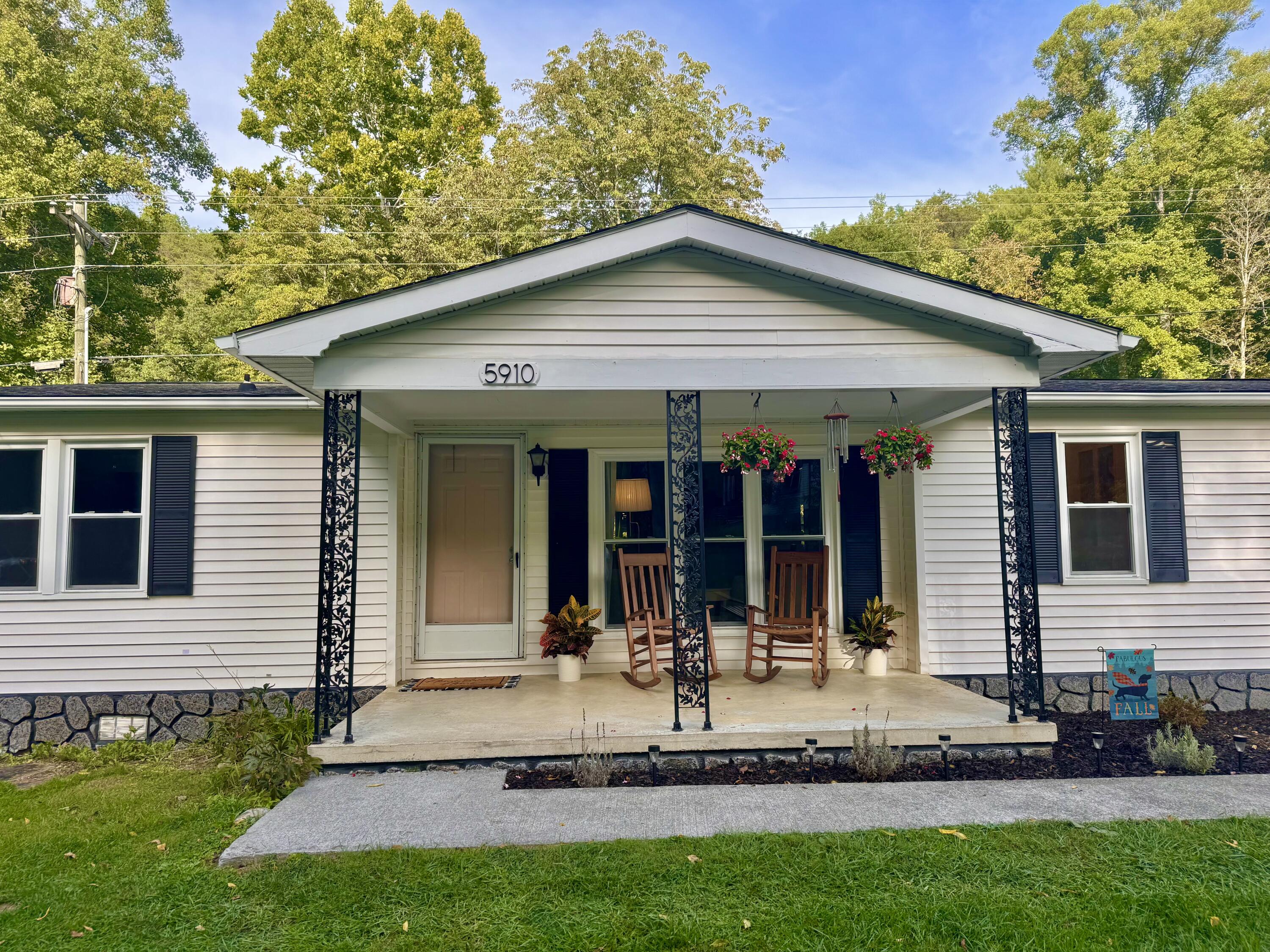 5910 Falls Rd, Hot Springs, Virginia image 12
