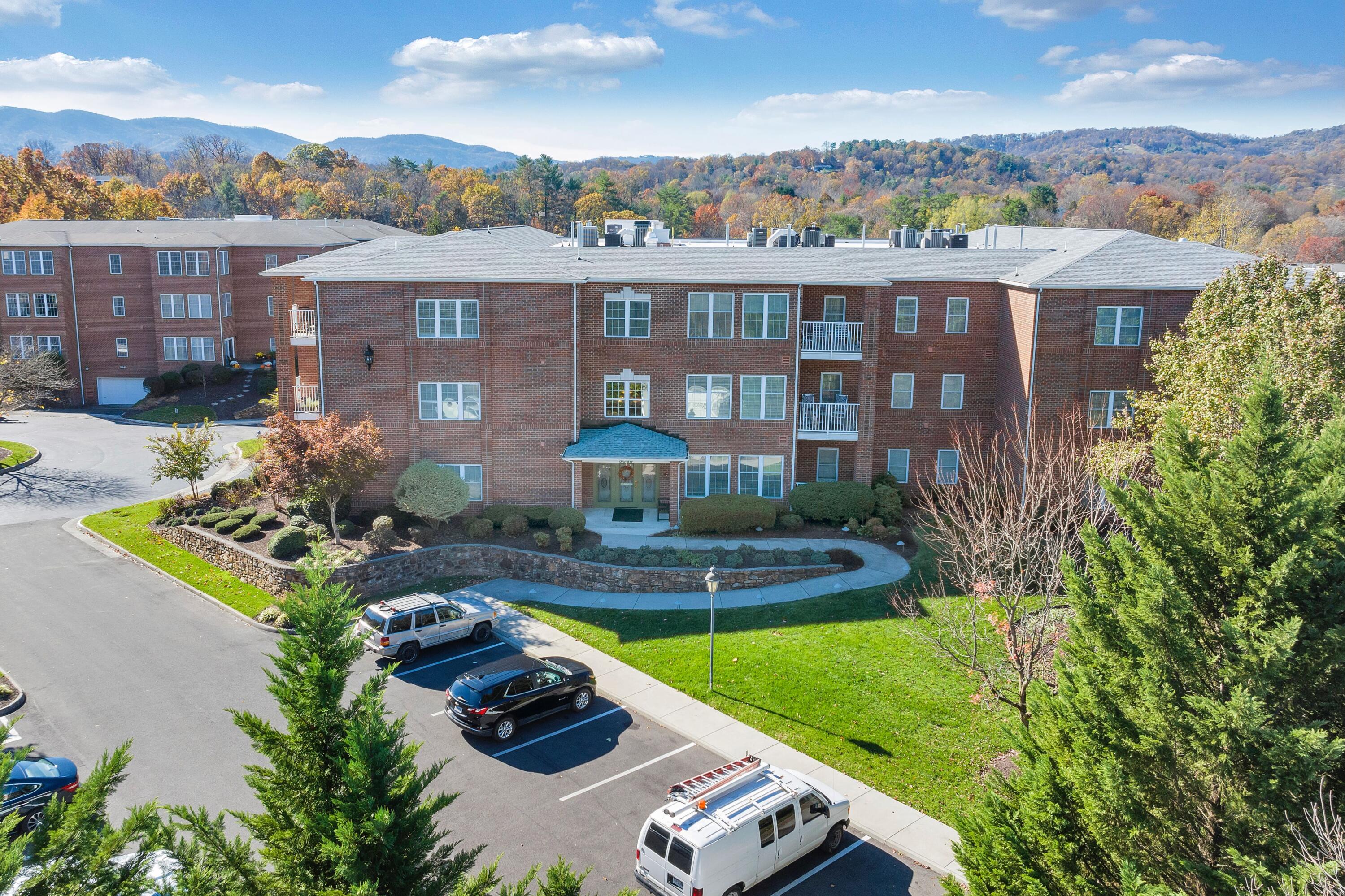 3040 Mcvitty Forest Dr #211, Roanoke, Virginia image 1