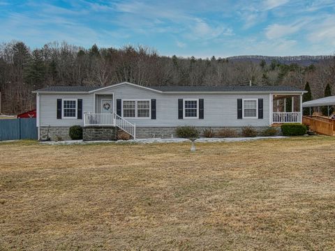 Mobile Home For Sale - 72 Meadowbrook Trail Trl<br/> Craig County, New Castle, VA 24127