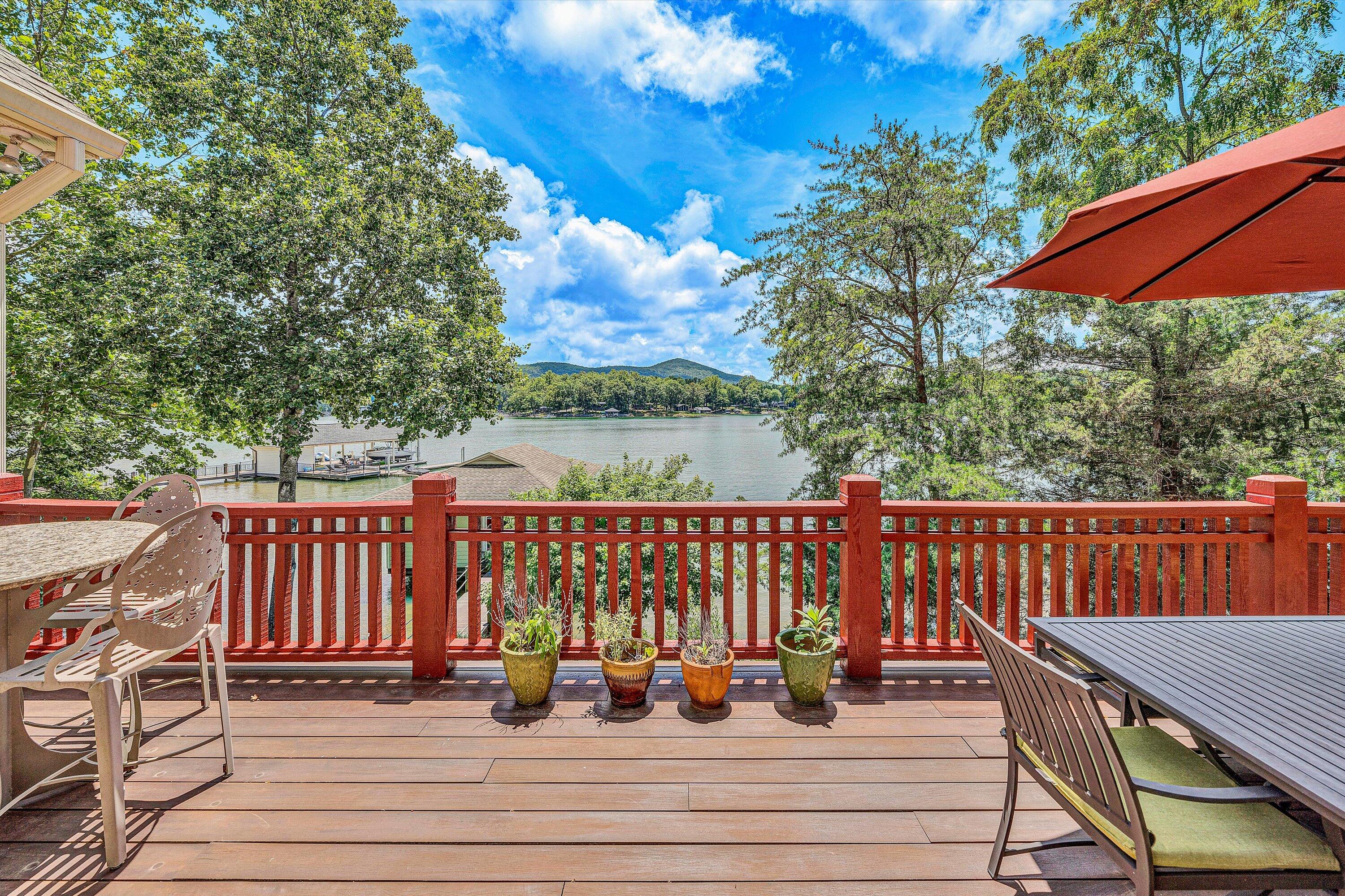 Penhook, Virginia 24137, United States, 5 Bedrooms Bedrooms, ,6 BathroomsBathrooms,Residential,Active,169644