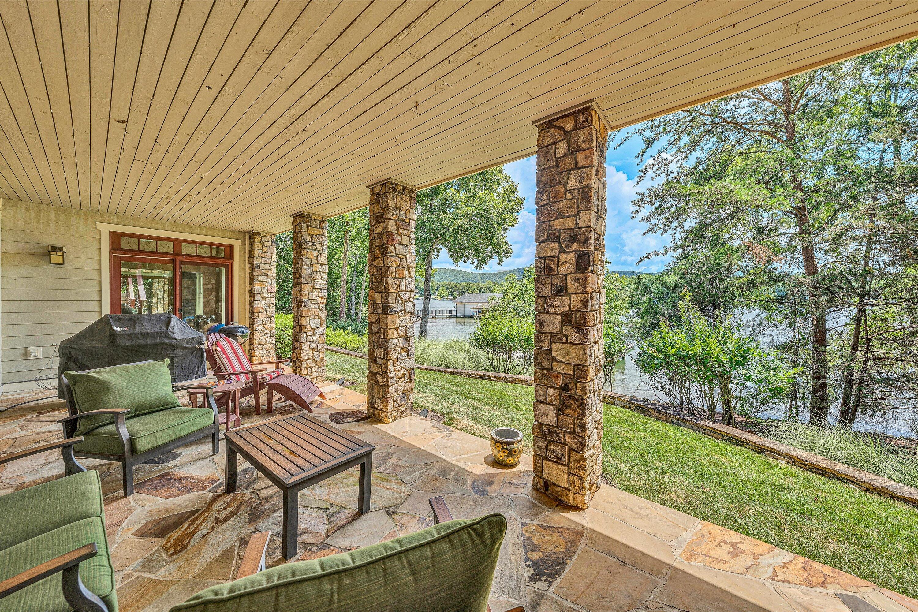 Penhook, Virginia 24137, United States, 5 Bedrooms Bedrooms, ,6 BathroomsBathrooms,Residential,Active,169644