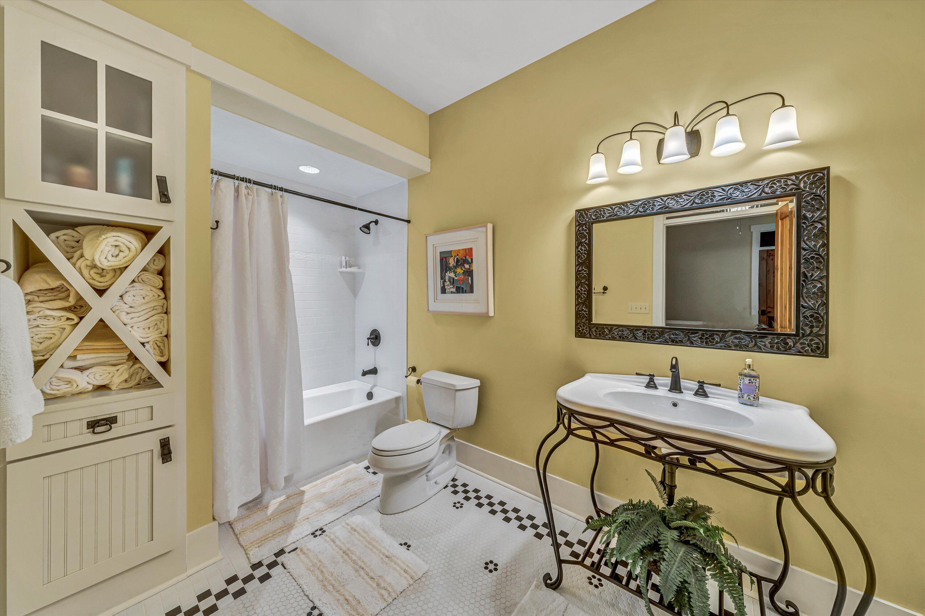 Penhook, Virginia 24137, United States, 5 Bedrooms Bedrooms, ,6 BathroomsBathrooms,Residential,Active,169644