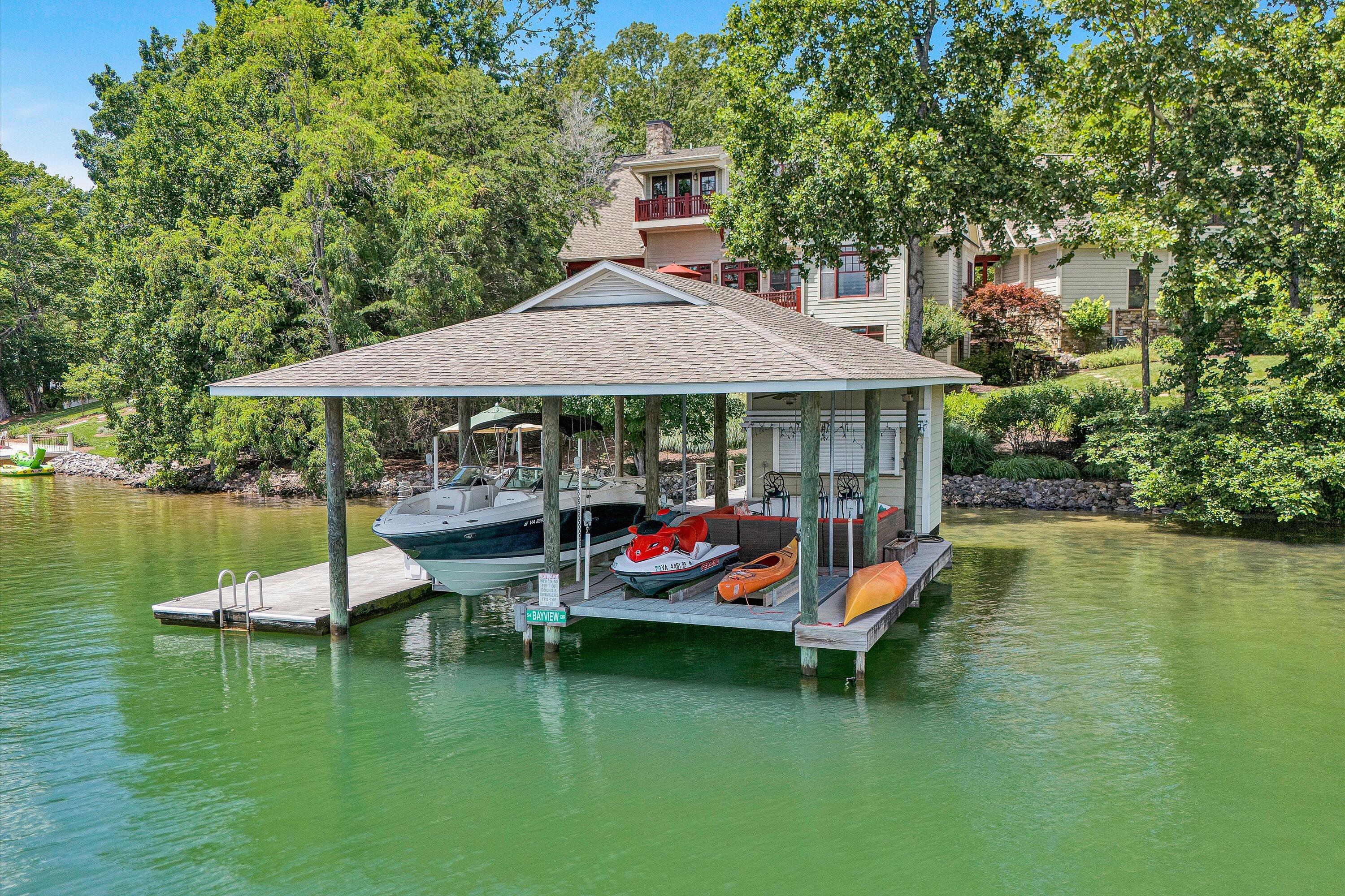 Penhook, Virginia 24137, United States, 5 Bedrooms Bedrooms, ,6 BathroomsBathrooms,Residential,Active,169644