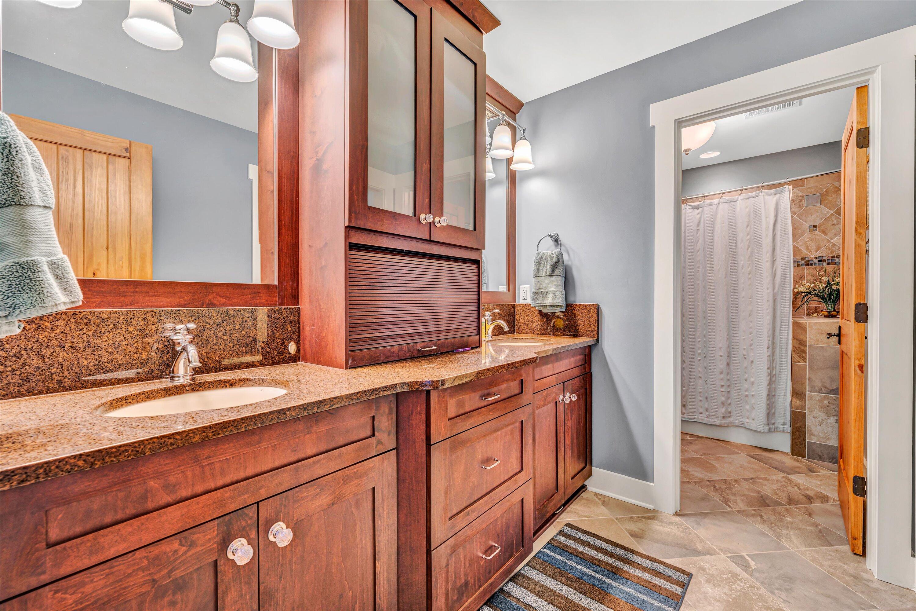 Penhook, Virginia 24137, United States, 5 Bedrooms Bedrooms, ,6 BathroomsBathrooms,Residential,Active,169644