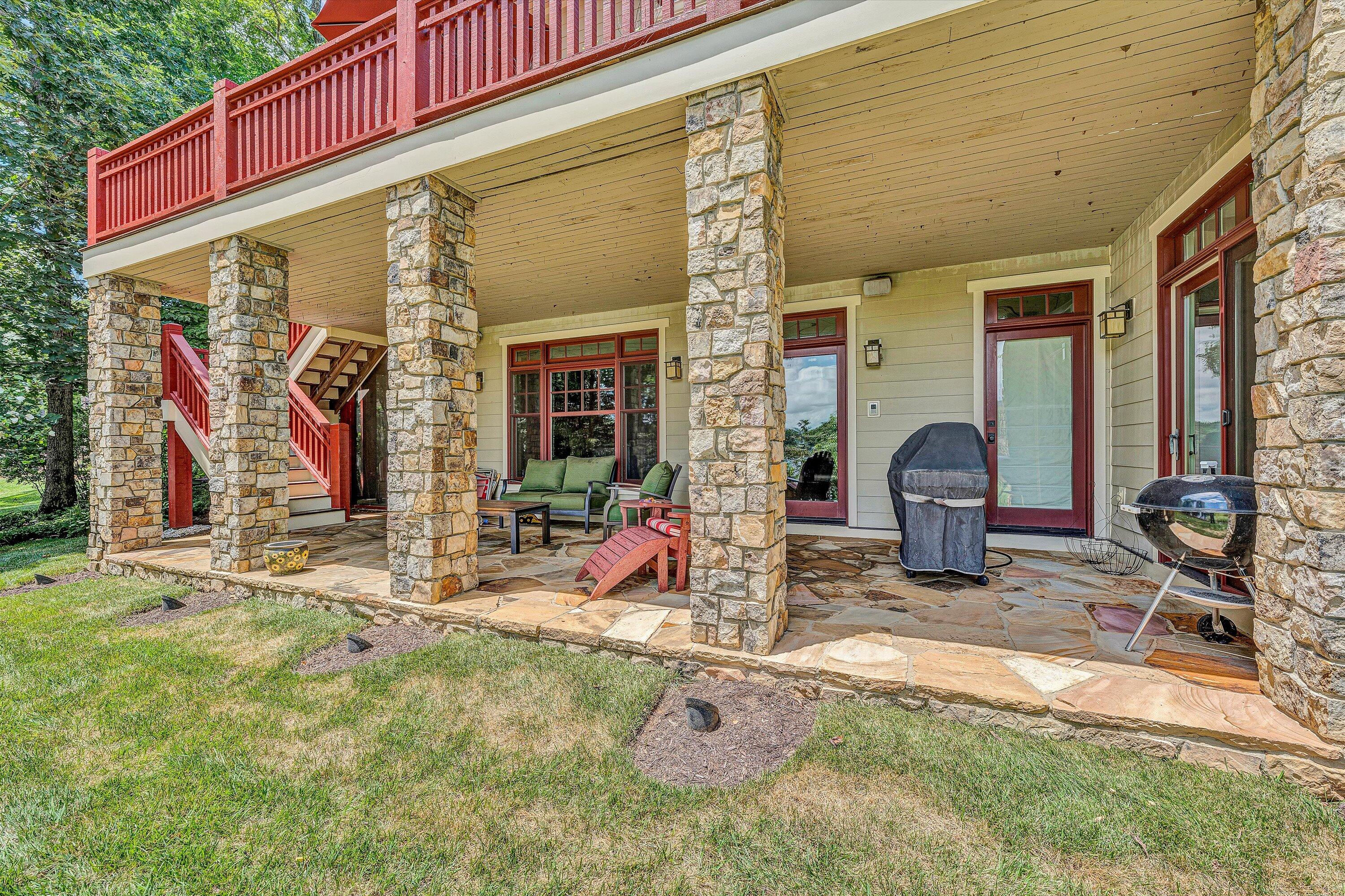 Penhook, Virginia 24137, United States, 5 Bedrooms Bedrooms, ,6 BathroomsBathrooms,Residential,Active,169644