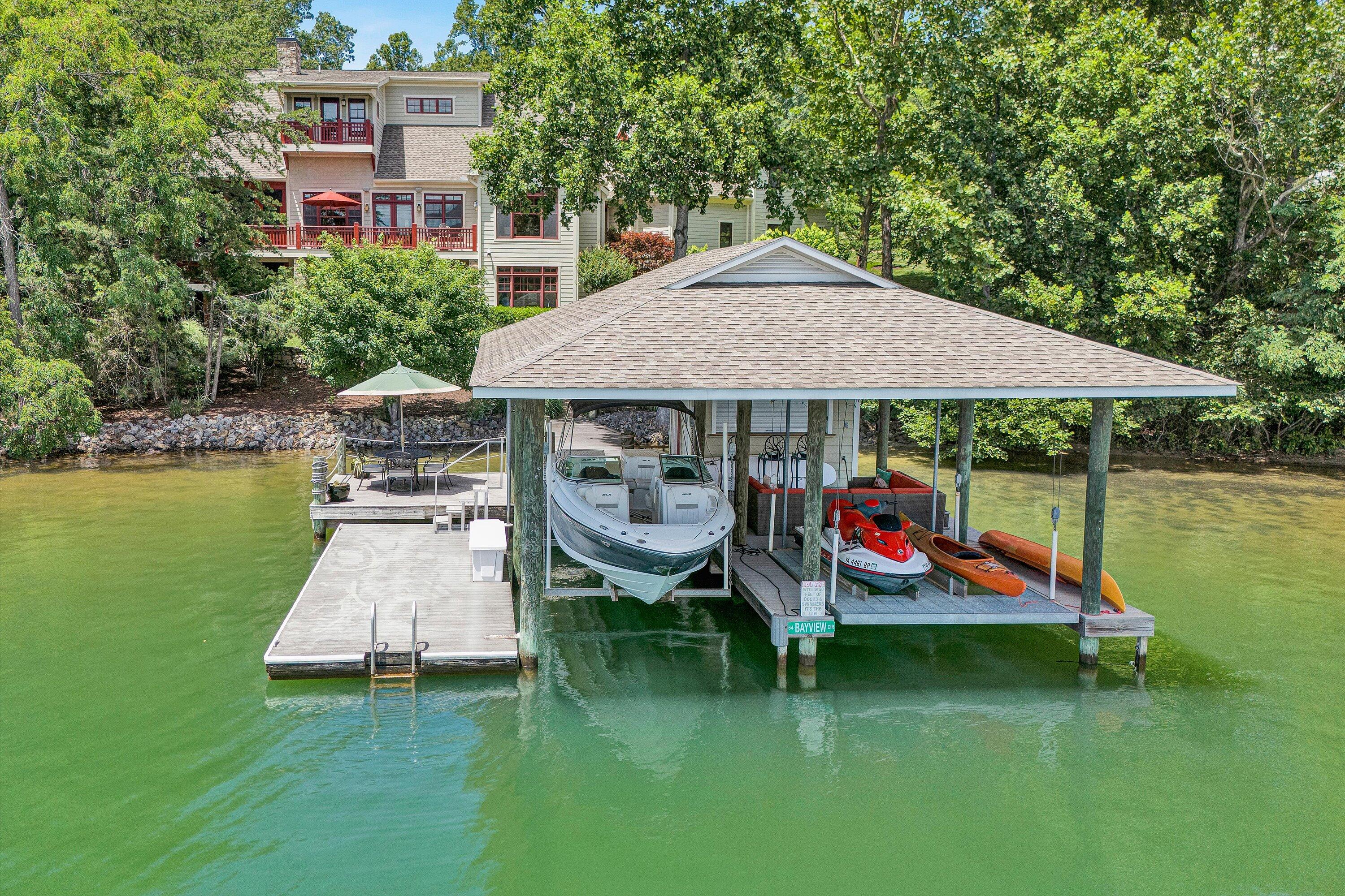 Penhook, Virginia 24137, United States, 5 Bedrooms Bedrooms, ,6 BathroomsBathrooms,Residential,Active,169644