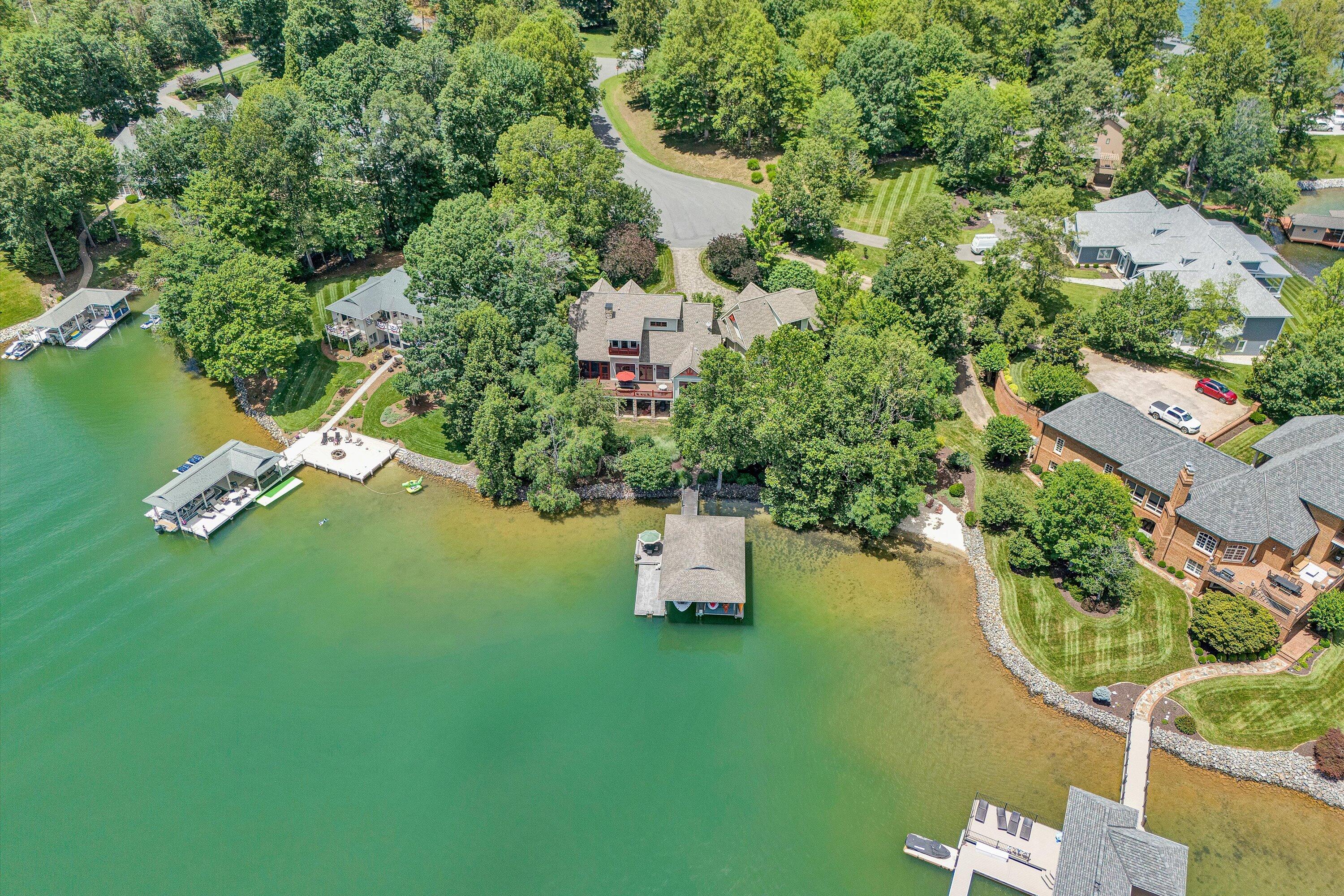 Penhook, Virginia 24137, United States, 5 Bedrooms Bedrooms, ,6 BathroomsBathrooms,Residential,Active,169644