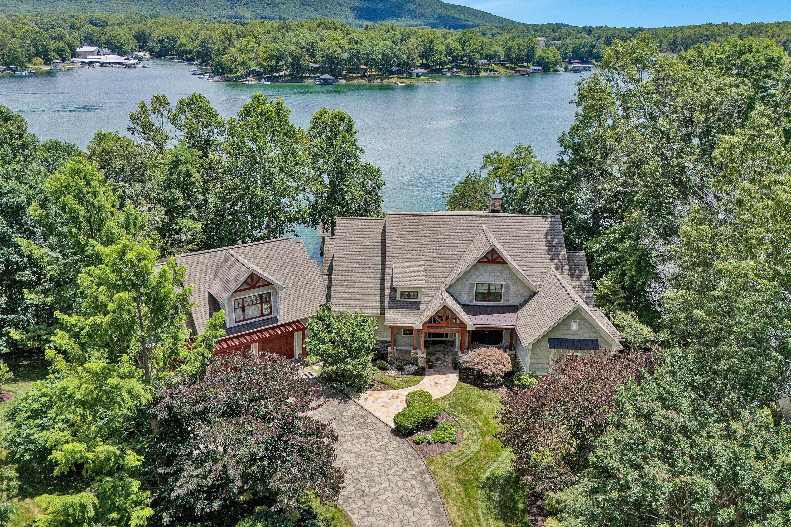 Penhook, Virginia 24137, United States, 5 Bedrooms Bedrooms, ,6 BathroomsBathrooms,Residential,Active,169644